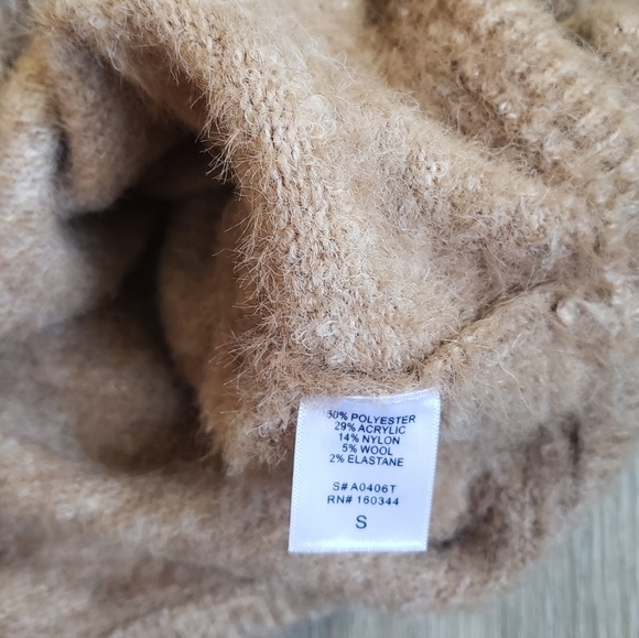 SUPER CUTE SWEATER - Picture 11 of 11